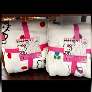 NEW Hello kitty full queen mushroom blanket Only